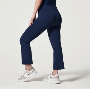 SPANX Booty Boost  Active Ankle Flare Pant Navy Blue size XS